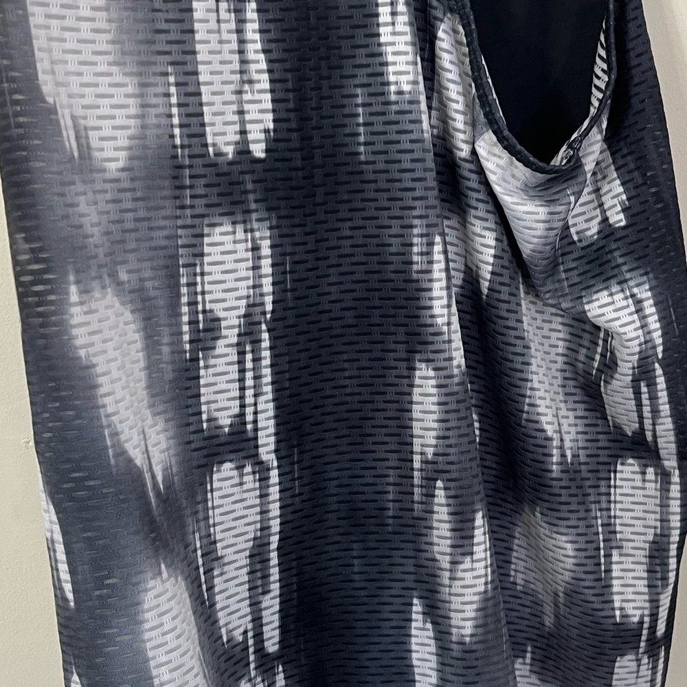 Under Armour Black Printed Racerback Tank Top - Picture 6 of 7